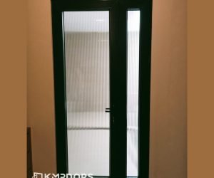 Pintu Swing kaca es tebal